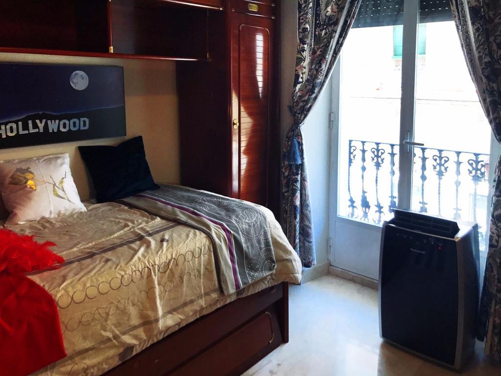 Bookingham ★Apartaments & Suites Мадрид Екстер'єр фото