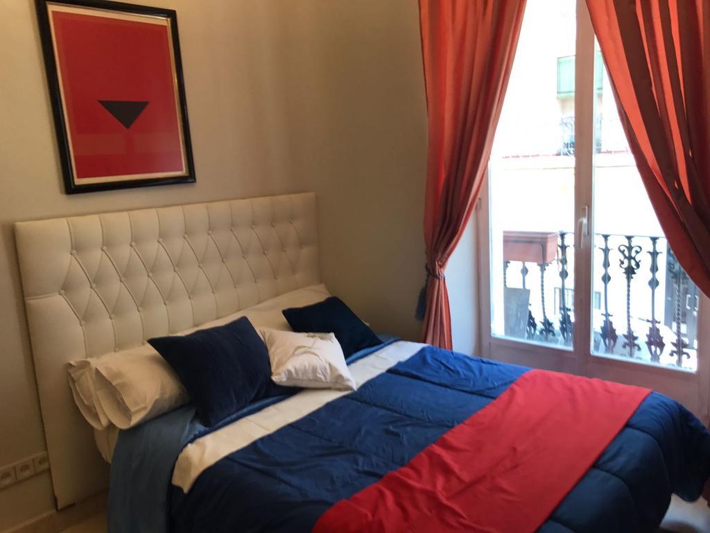 Bookingham ★Apartaments & Suites Мадрид Екстер'єр фото