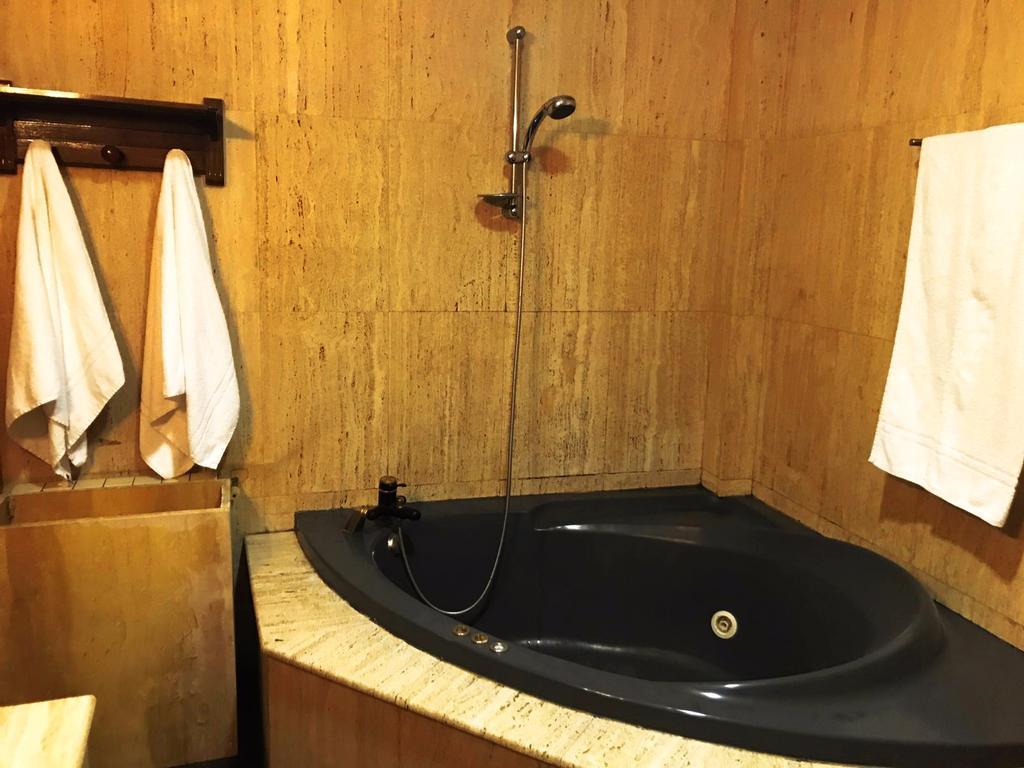 Bookingham ★Apartaments & Suites Мадрид Екстер'єр фото